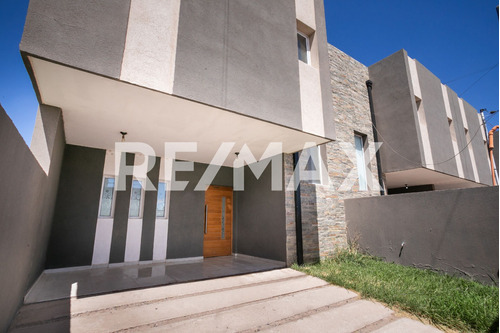 Ph En Venta 3 Dorms| Barrio Perticone Centenario