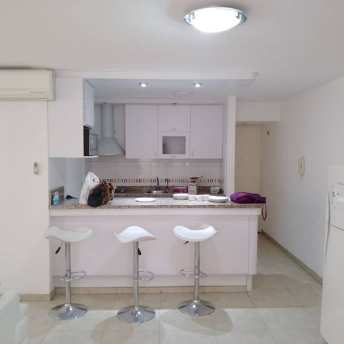 Se Alquila Espectacular Apartamento En Los Palos Grandes, 60 Metros, Amoblado, Solo De Llevar La Maleta.