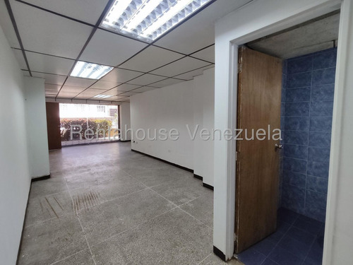En Alquiler Estupendo Local Comercial En Los Caobos
