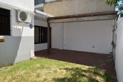 Imagen 10 de 30 de Venta De Casa En Berisso. Excelente Ubicación