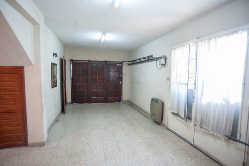 Casa En Venta City Bell, Galpón Y Local