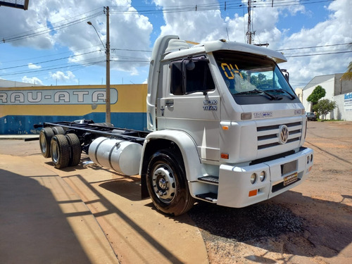Imagem 3 de 12 de Vw 18.310 Titan 2004 Chassi 6x2
