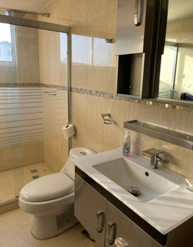 Imagen 8 de 9 de Se Vende Amplia Y Cómoda Casa Bote En Pto La Cruz, Doris Rodriguez, 04261865418