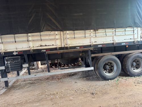 Carreta Randon Graneleira Com Pneu E Assoalho De Chapa