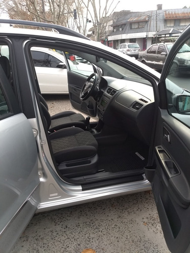 Volkswagen Suran 1.6 Highline 101cv 11c 2013