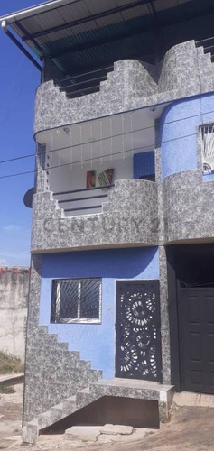 Casa De Tres Pisos Con Apartamento Anexo Palo Gordo Via Principal