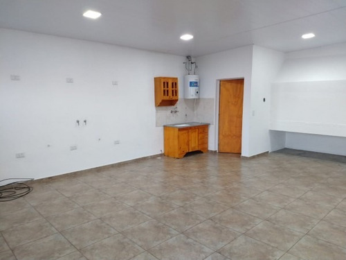 Imagen 2 de 11 de Local Mas Salón