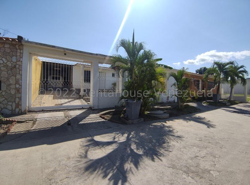 Asg Casa En Venta En Urb Corinsa Colonial Cagua 23-25912