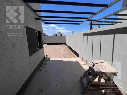 Casa Venta Rincón Lindo, Cipolletti, 3 Dormitorios, 2 Baños, Cochera Y Jardín (apto Crédito)