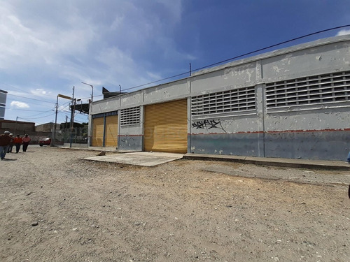 Imagen 28 de 30 de Local Comercial En Venta En Parroquia Unión Barquisimeto Lara ++23-17188 */ M.c T. N° +0-4-2-4- 5.5.6. 5.7. 5.9 *--**