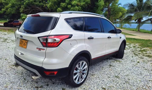 Ford Escape 2.0 Titanium