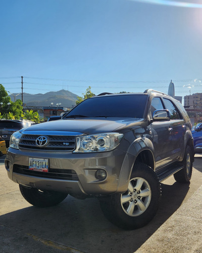 Toyota Fortuner Sr