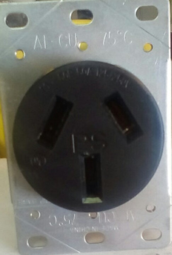 Imagen 1 de 5 de Toma Corriente Trisfasico Para Empotrar 220v Con Tapa