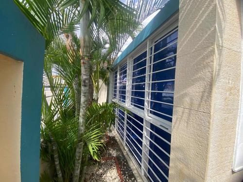 Casa Ubicada En El Residencial Las Orquídeas, La Romana