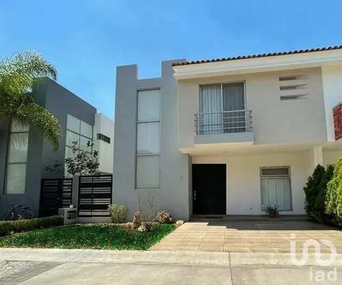 Venta Casa 3 Ambientes Jardín Real