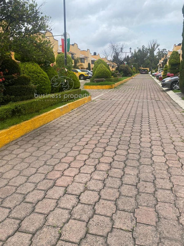 Gran Oportunidad En Lomas De Guadalupe