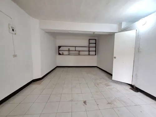 Local En Arriendo En Prado. Cod A16365