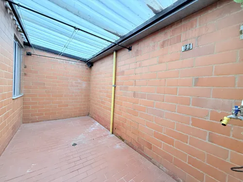 Apartamento En Venta En Alcaparros. Cod V2106