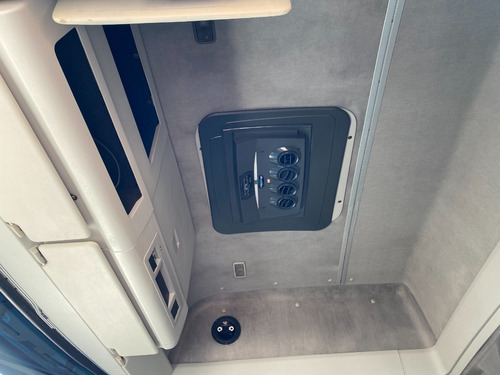 Imagem 7 de 14 de Vw Volkswagen 19.330 4x2 Constellation 2012 Toco Completo