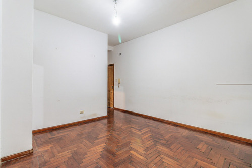 Departamento De 3 Ambientes En Venta En Flores, Capital Federal, Buenos Aires