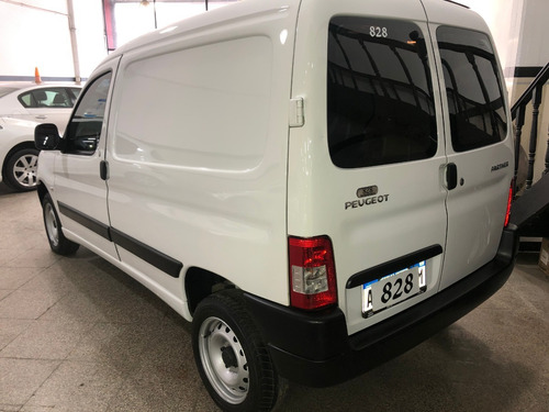 Peugeot Partner 1.6 Furgon Confort Full 2019 Financiamos