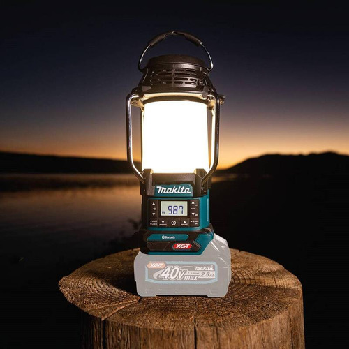 Makita Lámpara Inalámbrica Xgt Máx. De 40v Con Radio Grm04