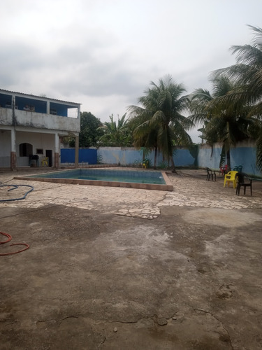 Área Com Piscina, 2 Casas, 6 Kitnet, 1 Loja !