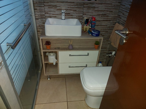 Imagen 5 de 10 de Casa 3 Dormitorios, Con Garaje Para Varios Autos Y Patio Con Parrillero Buceo