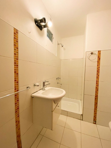 Imagen 5 de 8 de Departamento Tipo Casa En Venta En Valentin Alsina