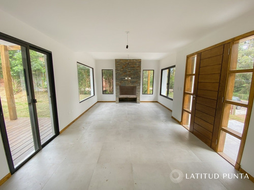 Casa En Pinares- Ref: 1425