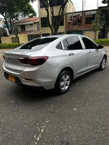 Chevrolet Onix 1.0t Automática