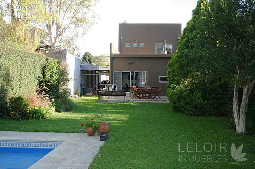Casa En Venta 2 Amb En Parque Leloir