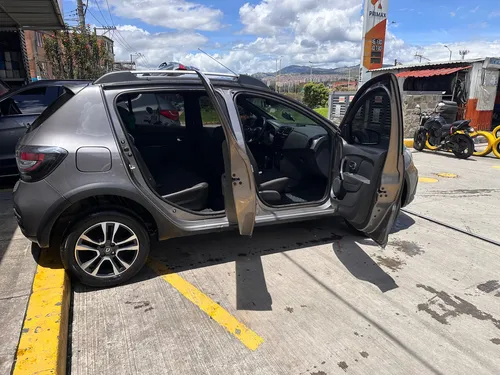 Renault Stepway 1.6 Intense Automática