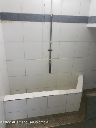 Imagen 5 de 18 de Vendo Comercial En Chico Norte Ii C.m 22-2851