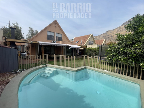 Casa En Venta De 3 Dorm. En Chicureo