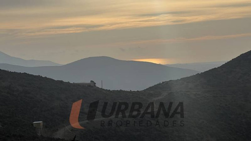 Amplio Terreno Con Una Vista Panoramica En Algarrobito