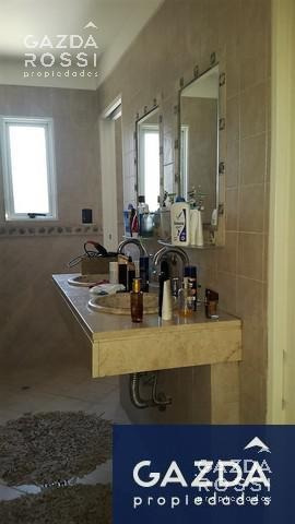 Imagen 9 de 26 de Imponente Casa A La Venta En Solar Del Bosque