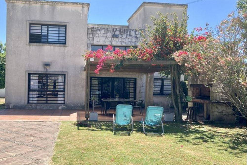 Casa En Venta De 3 Dormitorios En City Bell