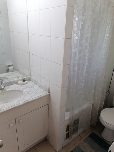 Casa Aislada De 3 Pisos, En El Rosal, Con 3 Estacionamientos