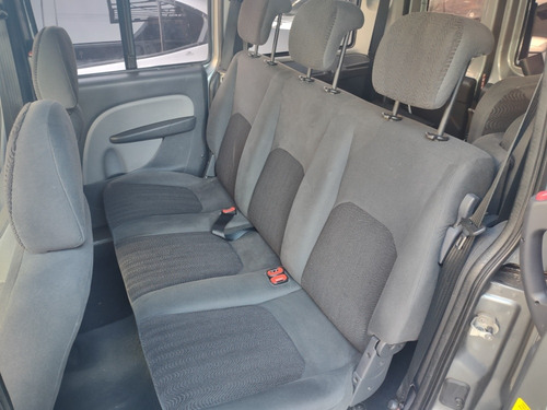 Imagem 6 de 11 de Fiat Doblo 2013 1.8 16v Essence Flex 5p