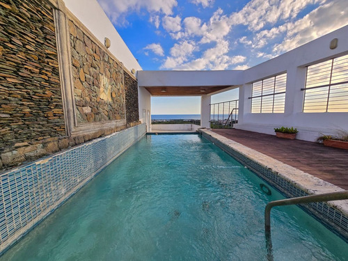 Penthouse En Venta En Los Cacicazgos, Santo Domingo Próximo A La Anacaona