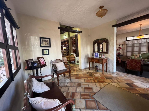 Imagen 4 de 20 de Se Vende Exclusiva Casa En Valle Arriba. Zp