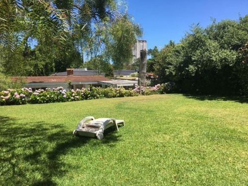 Casa En Venta De 4 Dormitorios En Playa Mansa