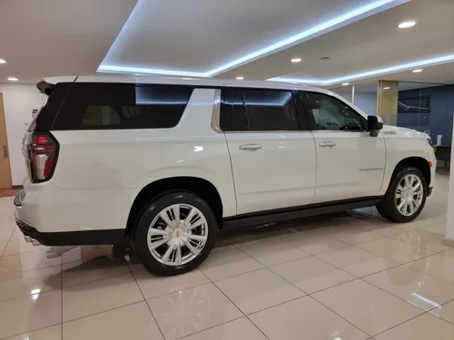 Chevrolet Suburban 5.3 High Country 4X4 At