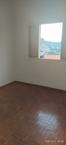 Casa Em Frente Ao Hospital De Baependi , Casa Maior 03 Quartos , Casa Fundos 1 Quarto , Porão 01 Quarto Com Excelente Localização Para Residência , Ou Ponto Comercial. - 1038