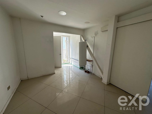 Arriendo Local Comercial Con Alto Trafico En Avda La Dehesa