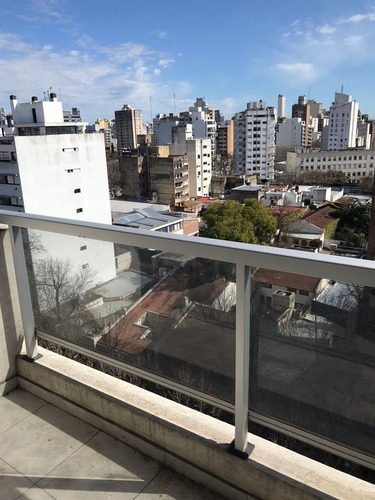 Imagen 10 de 16 de Departamento De Un Dormitorio En Venta - La Plata - Balcón Al Frente Piso Alto