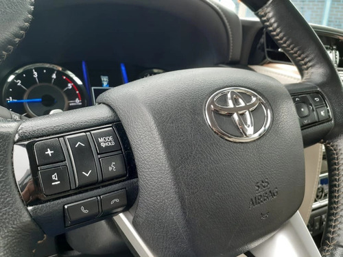 Toyota Hilux SW4 2.8 SRX DIAMOND 4X4 7 LUGARES 16V TURBO INTERCOOLER DIESEL 4P AUTOMÁTICO