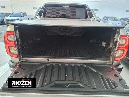 Toyota Hilux 2.8 D-4D TURBO DIESEL CD SRX 4X4 AUTOMÁTICO