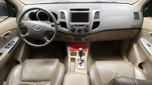 Imagen 9 de 15 de Toyota Fortuner 2011